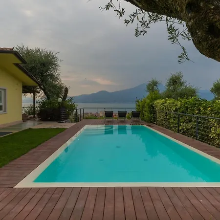 Torri Panoramic Pool Villa *